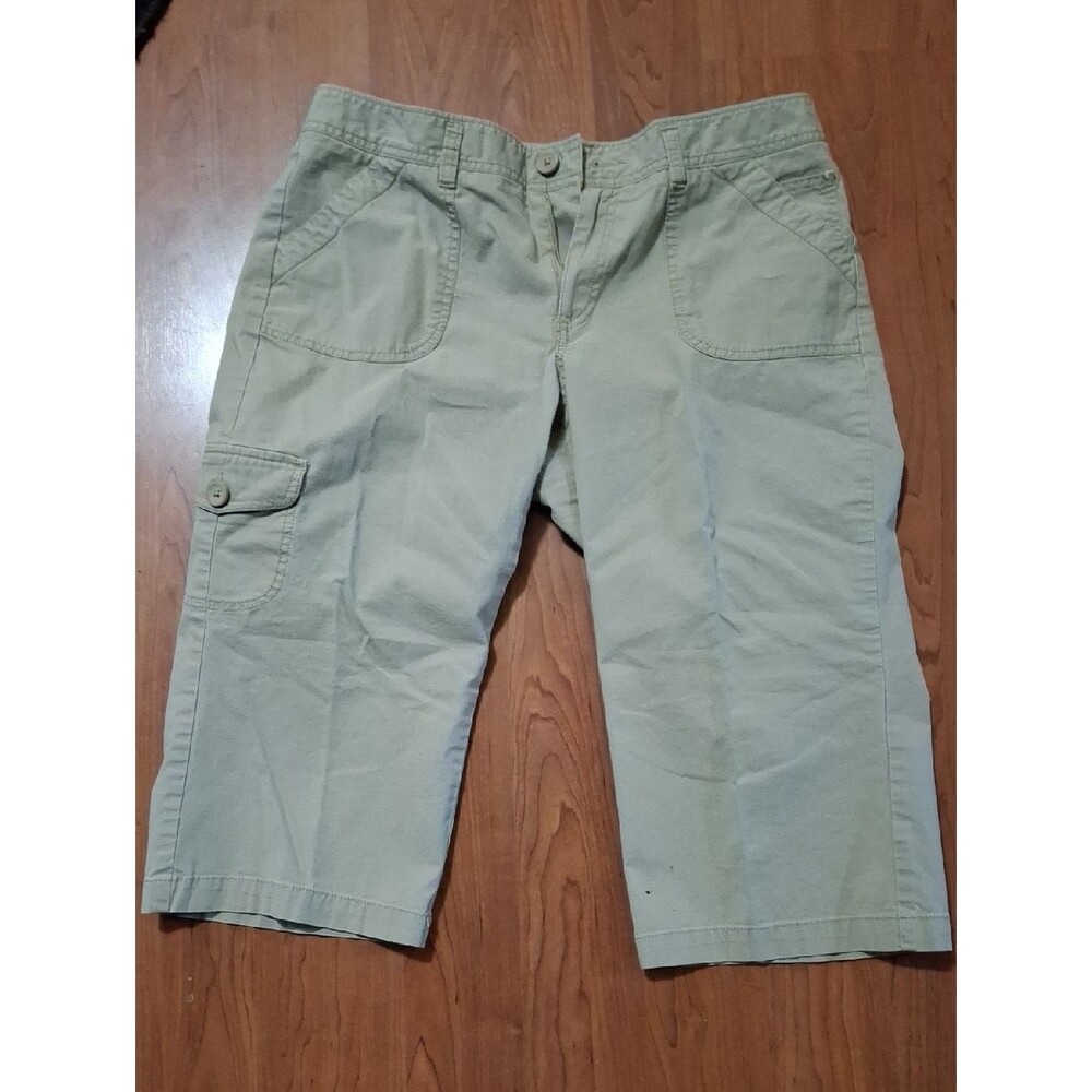 Dockers Women's Light Olive Cargo Bermuda Shorts (Mis348)